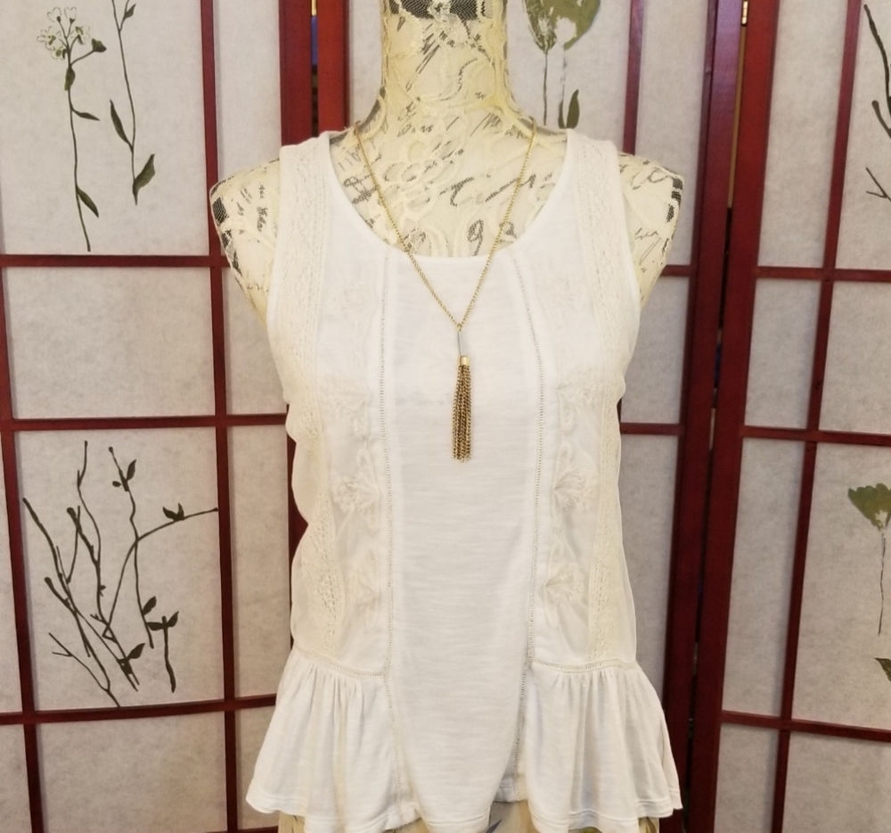 🛍️ American Eagle Outfitter White/Cream Boho Lacey Tank Top - M